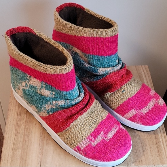 Knit Booties - Picture 1 of 6